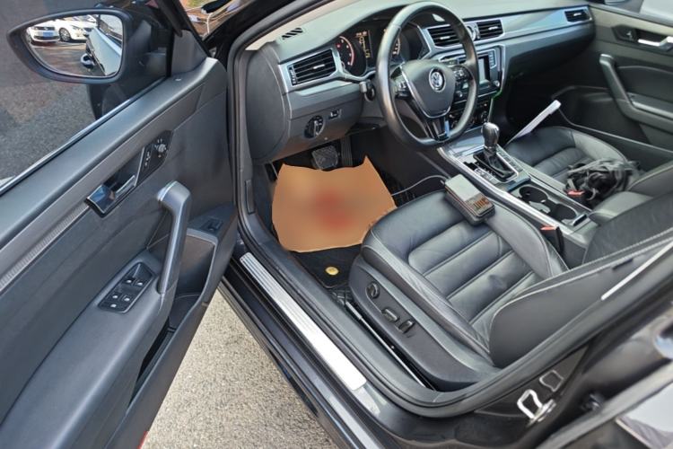 Used Volkswagen Passat 2016 330TSI DSG Luxury Edition Driver Seat