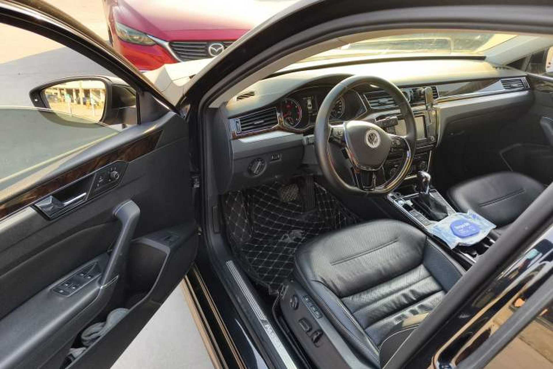 Used Volkswagen Passat 2016 380TSI DSG Ultimate Edition Driver Seat
