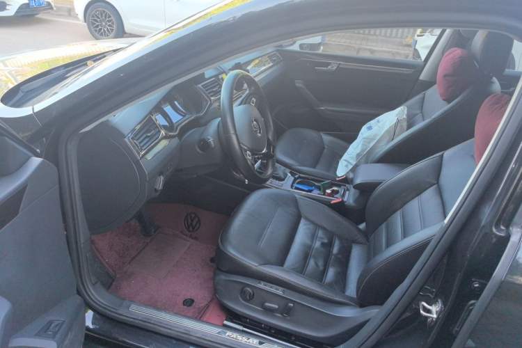 Used Volkswagen Passat 2016 330TSI DSG Prestige Edition Driver Seat