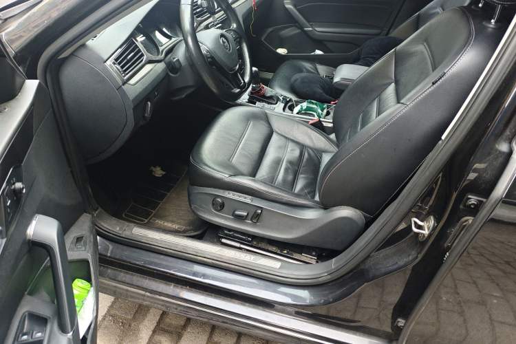 Used Volkswagen Passat 2016 330TSI DSG Prestige Edition Driver Seat
