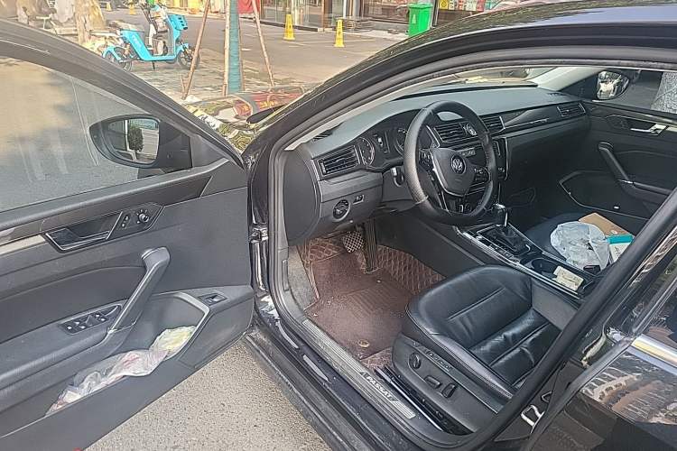 Used Volkswagen Passat 2016 330TSI DSG Prestige Edition Driver Seat