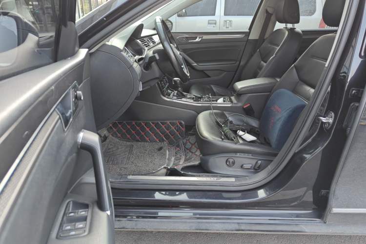 Used Volkswagen Passat 2016 330TSI DSG Prestige Edition Driver Seat