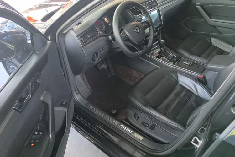 Used Volkswagen Passat 2016 330TSI DSG Prestige Edition Driver Seat