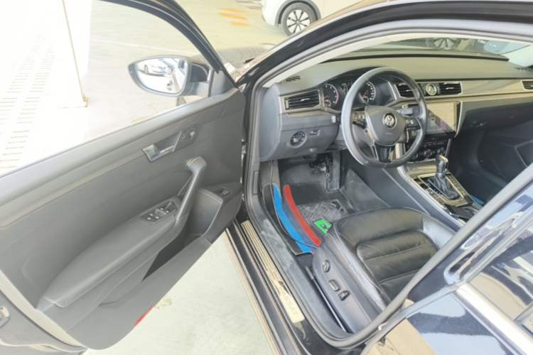 Used Volkswagen Passat 2016 330TSI DSG Luxury Edition Driver Seat