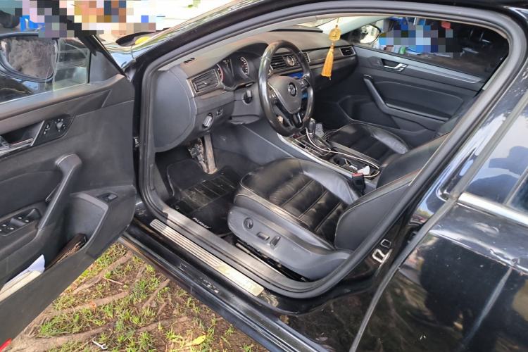 Used Volkswagen Passat 2016 330TSI DSG Luxury Edition Driver Seat