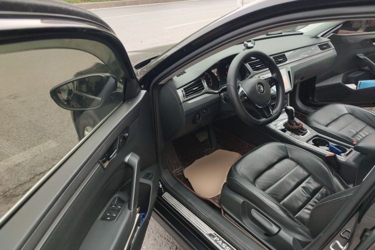 Used Volkswagen Passat 2016 330TSI DSG Luxury Edition Driver Seat