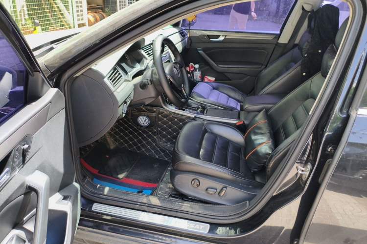 Used Volkswagen Passat 2016 330TSI DSG Luxury Edition Driver Seat