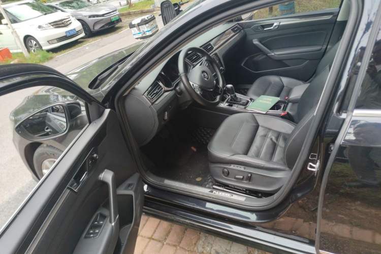 Used Volkswagen Passat 2016 330TSI DSG Prestige Edition Driver Seat