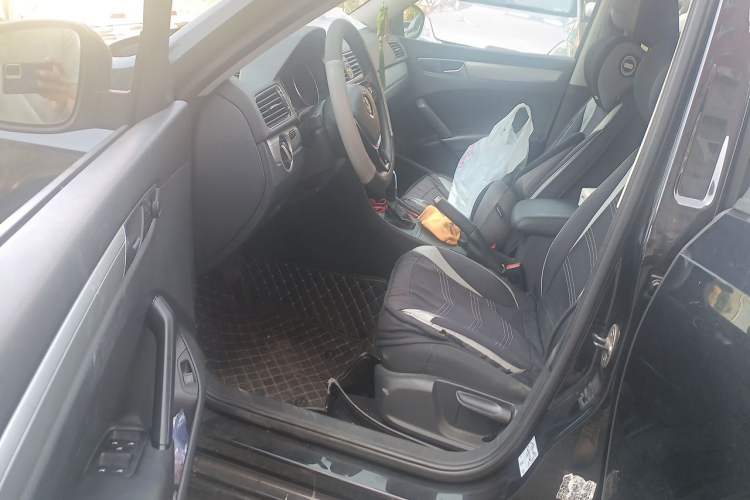 Used Volkswagen Passat  Driver Seat