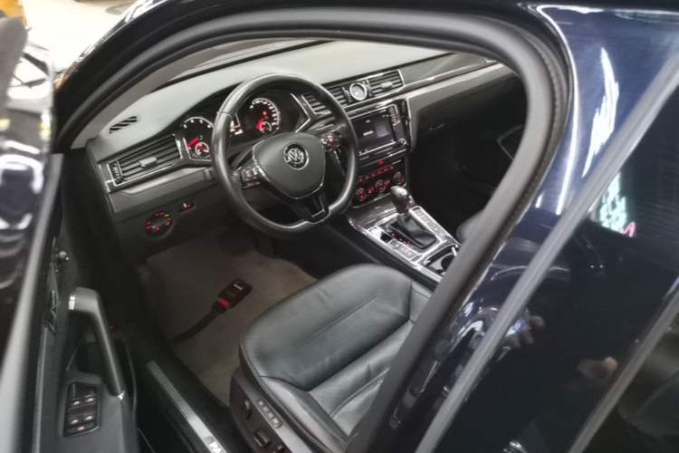 Used Volkswagen Passat 2016 330TSI DSG Prestige Edition Driver Seat