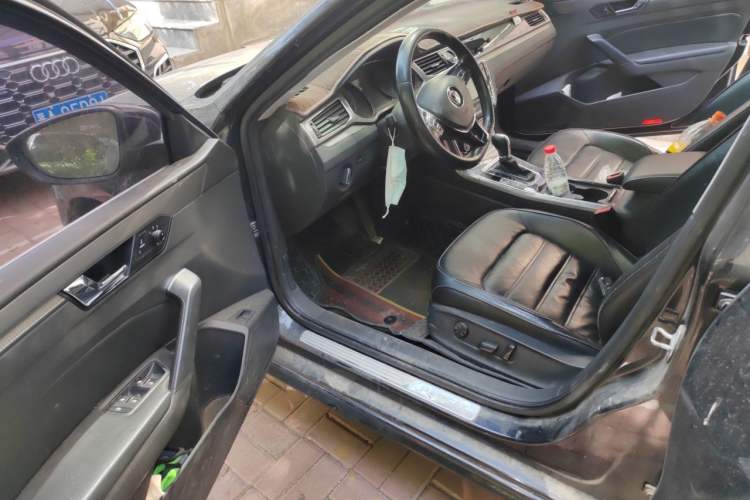 Used Volkswagen Passat 2016 330TSI DSG Luxury Edition Driver Seat