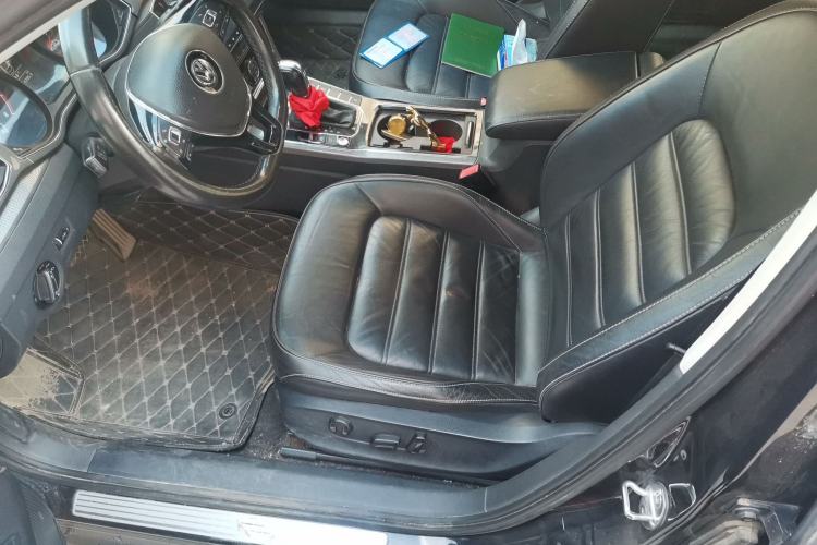 Used Volkswagen Passat 2016 330TSI DSG Luxury Edition Driver Seat
