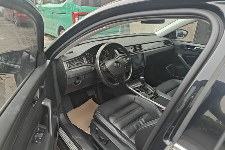 Used Volkswagen Passat 2016 330TSI DSG Luxury Edition Driver Seat