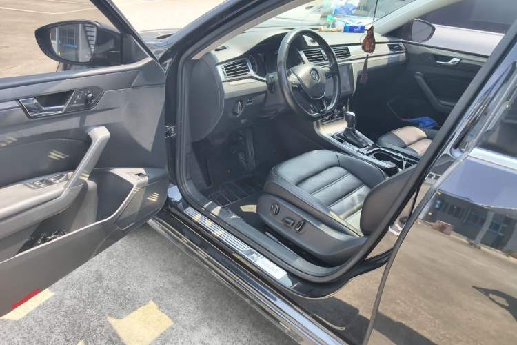 Used Volkswagen Passat 2016 280TSI DSG Prestige Edition Driver Seat