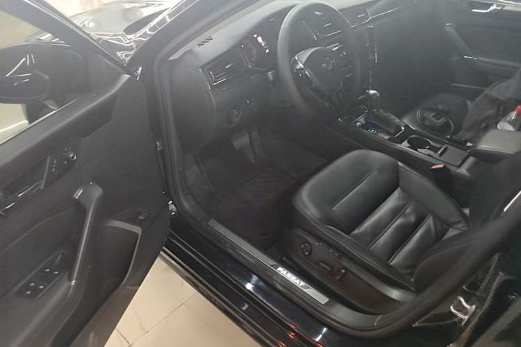 Used Volkswagen Passat 2016 330TSI DSG Prestige Edition Driver Seat