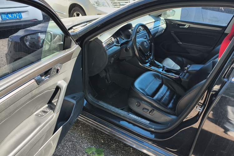 Used Volkswagen Passat 2016 330TSI DSG Prestige Edition Driver Seat