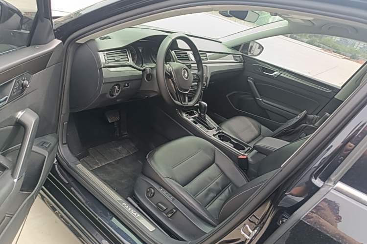 Used Volkswagen Passat 2016 330TSI DSG Prestige Edition Driver Seat