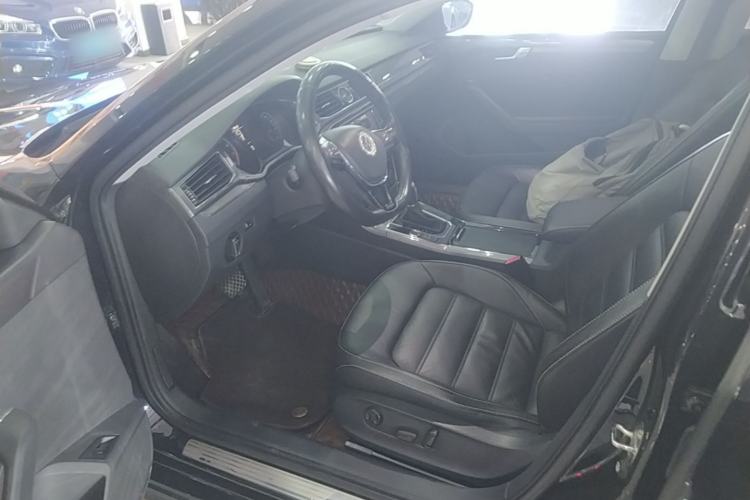 Used Volkswagen Passat 2016 330TSI DSG Luxury Edition Driver Seat
