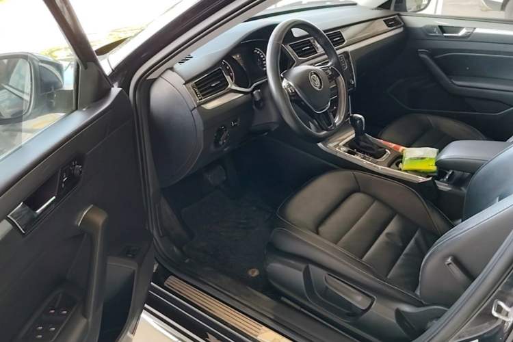 Used Volkswagen Passat 2016 1.8T Government Procurement Version (CEA Engine + 6AT) Driver Seat