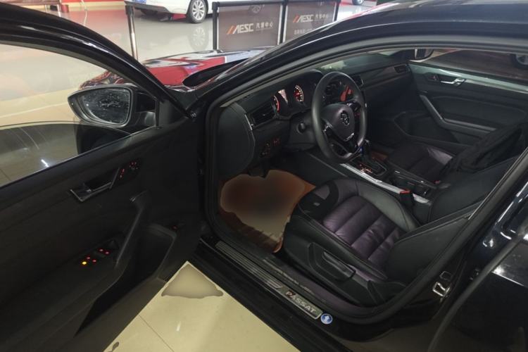 Used Volkswagen Passat 2016 330TSI DSG Luxury Edition Driver Seat