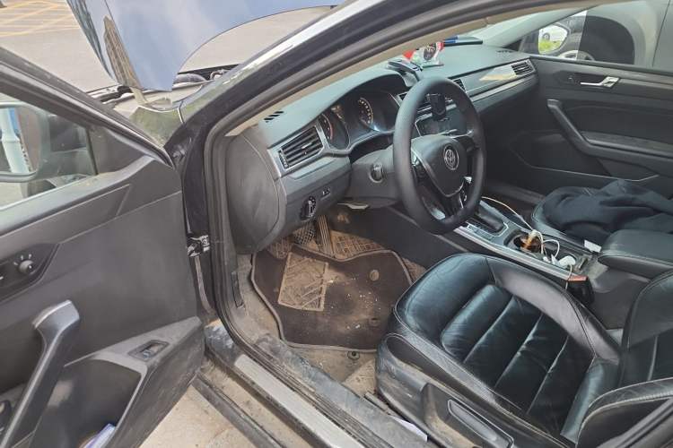 Used Volkswagen Passat 2016 330TSI DSG Luxury Edition Driver Seat