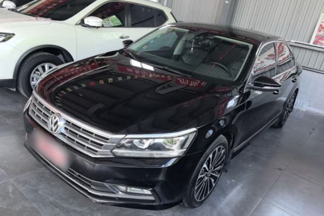 Ojetý Volkswagen Passat 2016 330TSI DSG Prestige Edition