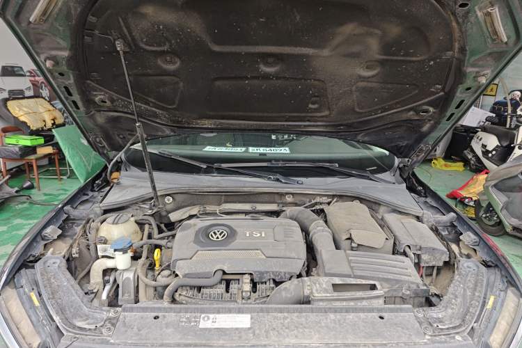 Used Volkswagen Passat 2016 330TSI DSG Luxury Edition Engine Bay