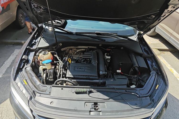 Used Volkswagen Passat 2016 280TSI Manual Luxury Edition Engine Bay