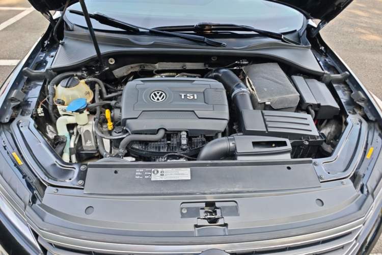 Used Volkswagen Passat 2016 330TSI DSG Luxury Edition Engine Bay
