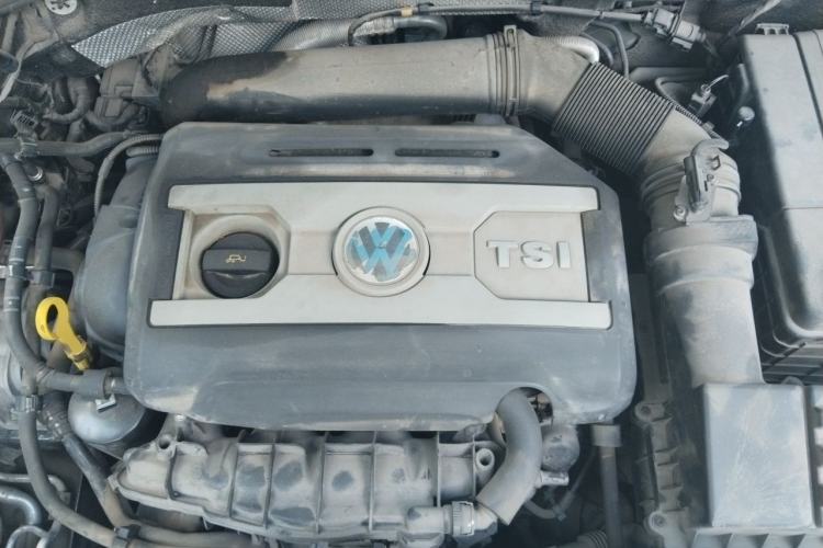 Used Volkswagen Passat 2016 330TSI DSG Luxury Edition Engine Bay