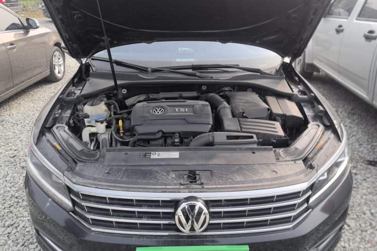 Used Volkswagen Passat 2016 330TSI DSG Luxury Edition Engine Bay