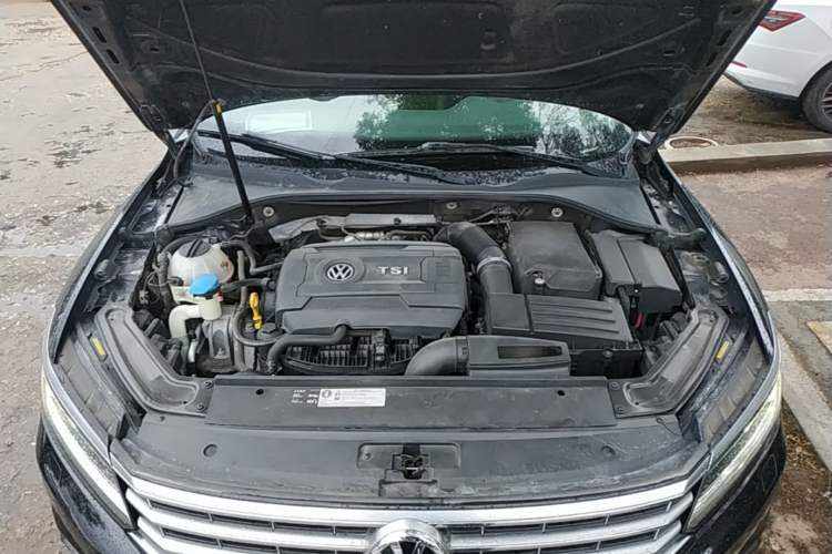 Used Volkswagen Passat 2016 330TSI DSG Prestige Edition Engine Bay