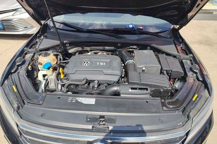 Used Volkswagen Passat 2016 330TSI DSG Luxury Edition Engine Bay