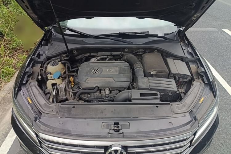 Used Volkswagen Passat 2016 330TSI DSG Luxury Edition Engine Bay