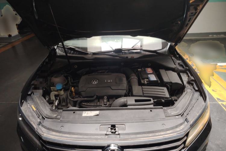 Used Volkswagen Passat 2016 330TSI DSG Luxury Edition Engine Bay
