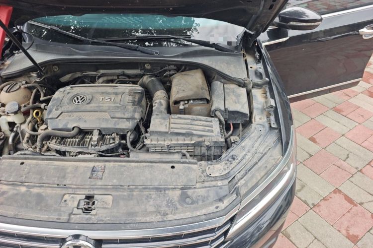 Used Volkswagen Passat 2016 330TSI DSG Luxury Edition Engine Bay Left
