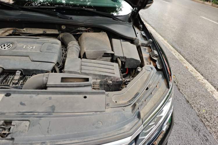 Used Volkswagen Passat 2016 330TSI DSG Luxury Edition Engine Bay Left
