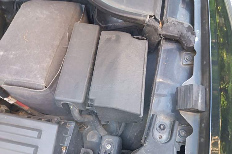 Used Volkswagen Passat 2016 330TSI DSG Luxury Edition Engine Bay Left