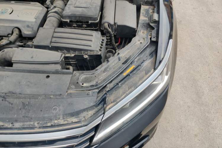 Used Volkswagen Passat 2016 1.8T Government Procurement Version (CEA Engine + 6AT) Engine Bay Left
