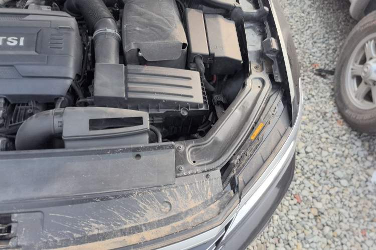 Used Volkswagen Passat 2016 330TSI DSG Luxury Edition Engine Bay Left