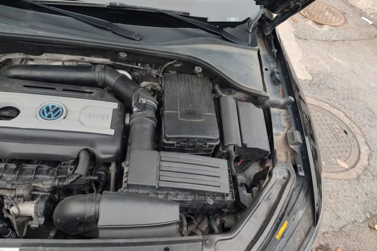Used Volkswagen Passat 2016 330TSI DSG Luxury Edition Engine Bay Left