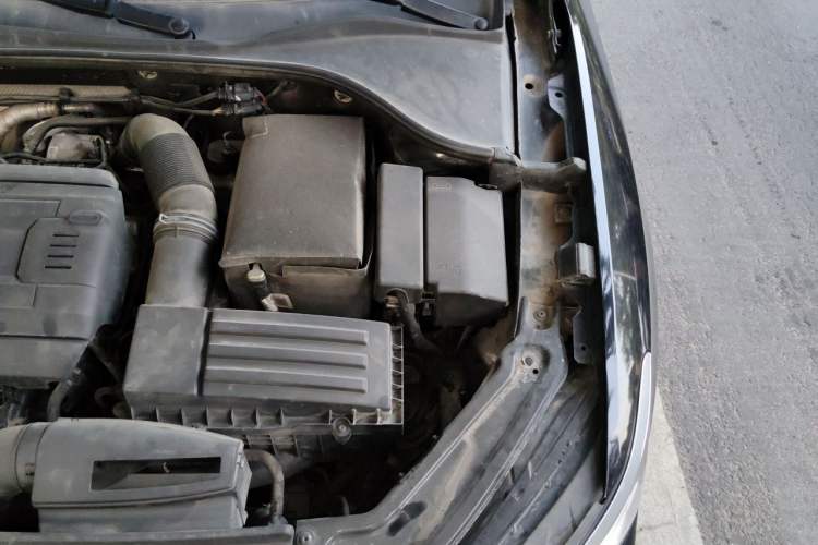 Used Volkswagen Passat 2016 330TSI DSG Luxury Edition Engine Bay Left