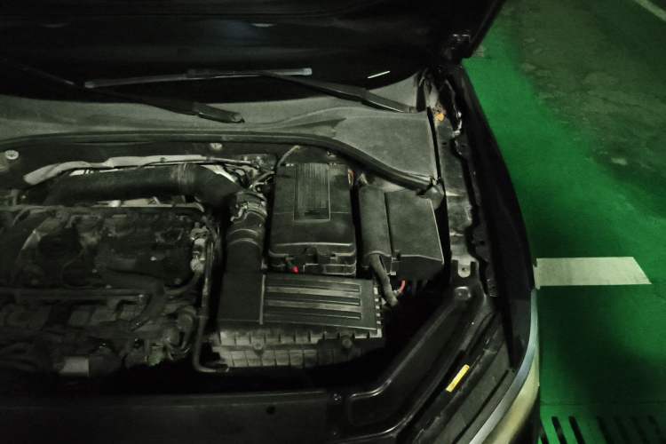 Used Volkswagen Passat 2016 1.8T Government Procurement Version (CEA Engine + 6AT) Engine Bay Left