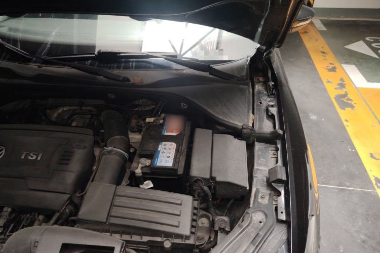 Used Volkswagen Passat 2016 330TSI DSG Luxury Edition Engine Bay Left