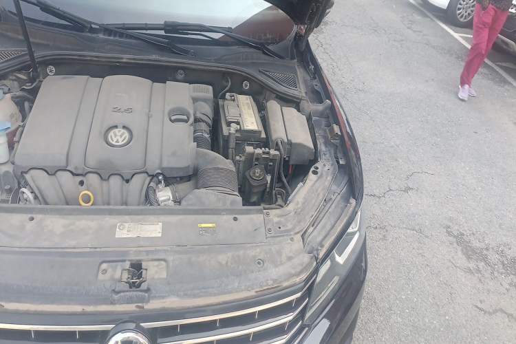 Used Volkswagen Passat  Engine Bay Left