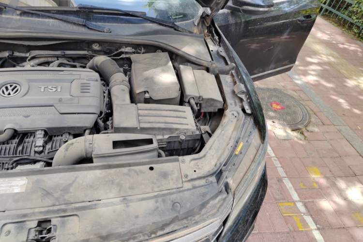 Used Volkswagen Passat 2016 330TSI DSG Luxury Edition Engine Bay Left