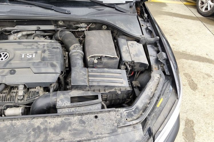 Used Volkswagen Passat 2016 330TSI DSG Luxury Edition Engine Bay Left