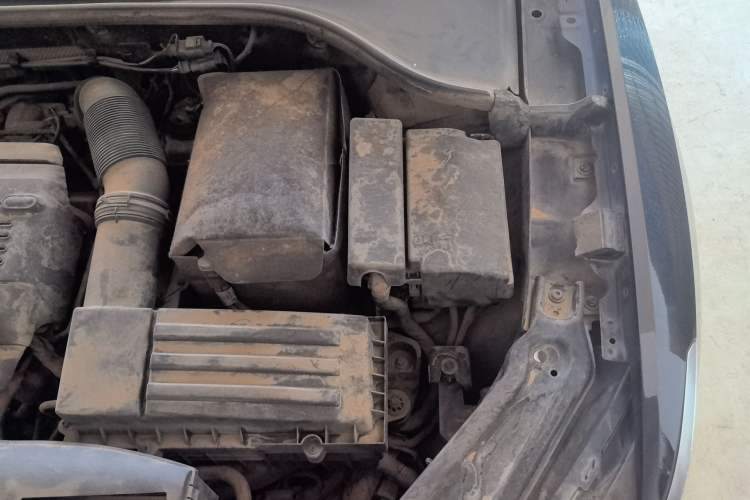 Used Volkswagen Passat 2016 330TSI DSG Luxury Edition Engine Bay Left