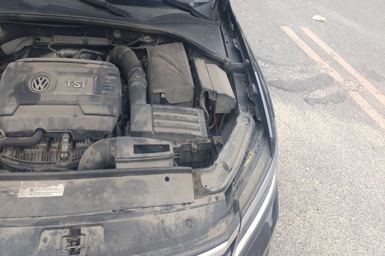 Used Volkswagen Passat 2016 330TSI DSG Luxury Edition Engine Bay Left