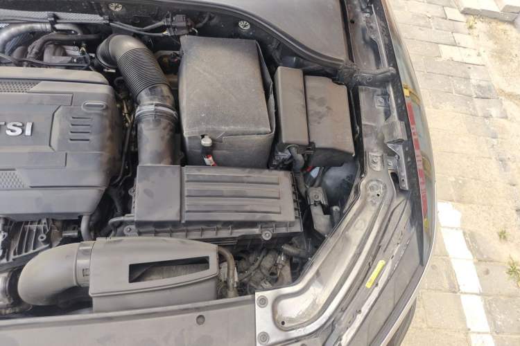 Used Volkswagen Passat 2016 330TSI DSG Luxury Edition Engine Bay Left